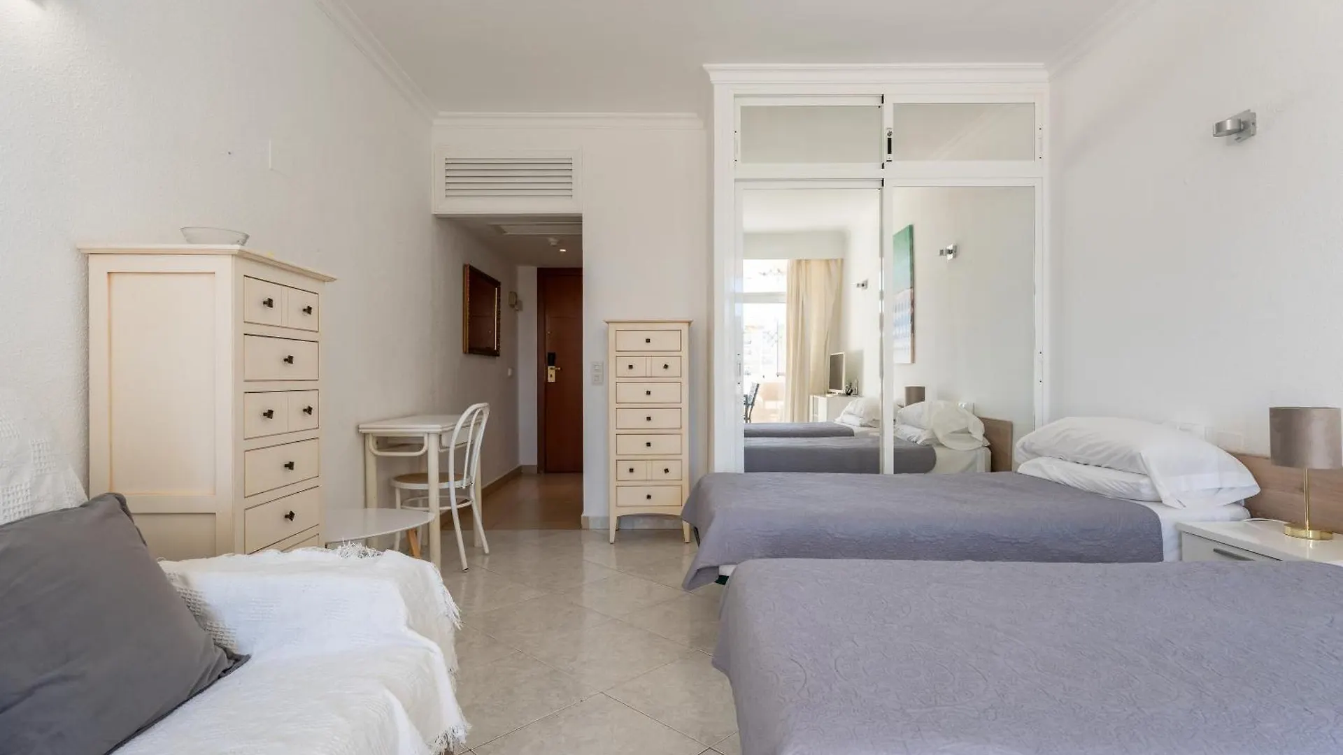 Sunny Studio With Seaview Fuengirola Apartment